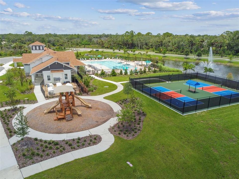 На продажу: $420,000 (4 спален, 2 ванн, 1707 Квадратных фут)