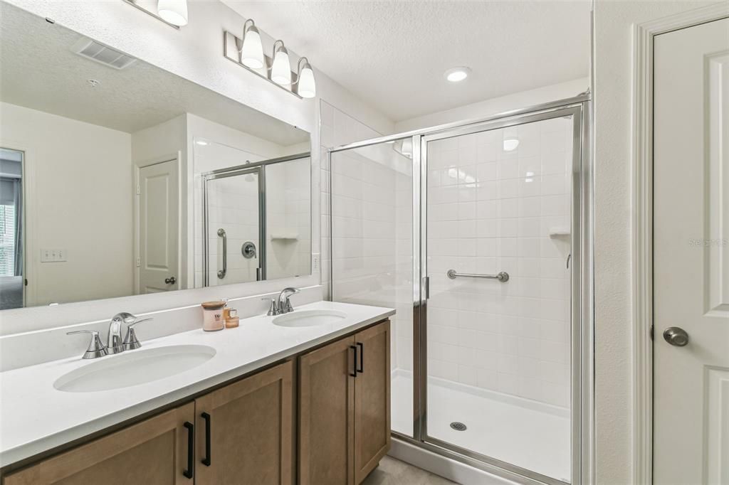 На продажу: $420,000 (4 спален, 2 ванн, 1707 Квадратных фут)