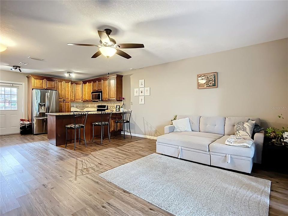 В аренду: $1,700 (2 спален, 1 ванн, 1000 Квадратных фут)