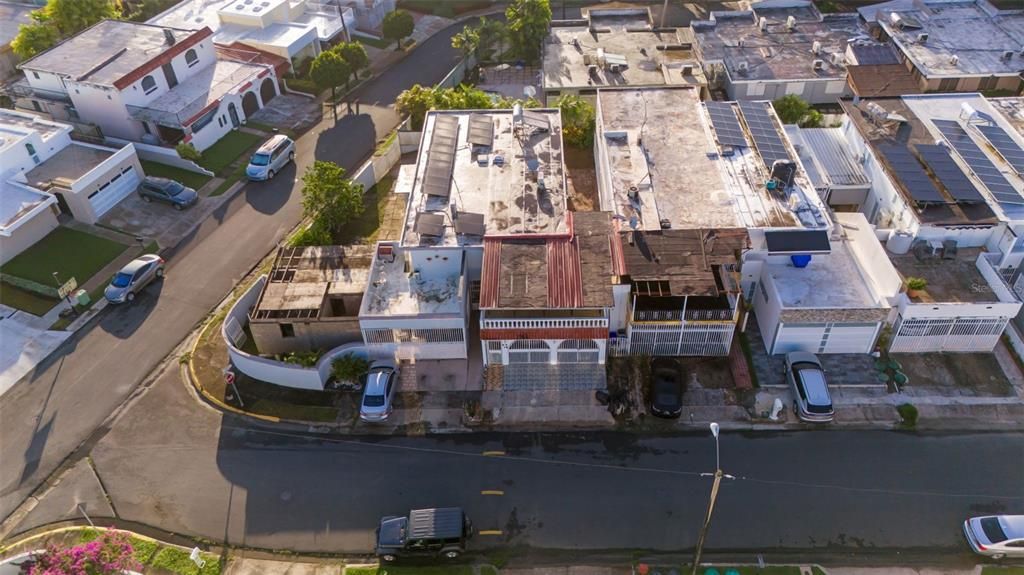 合同活跃: $240,000 (4 贝兹, 3 浴室, 1388 平方英尺)