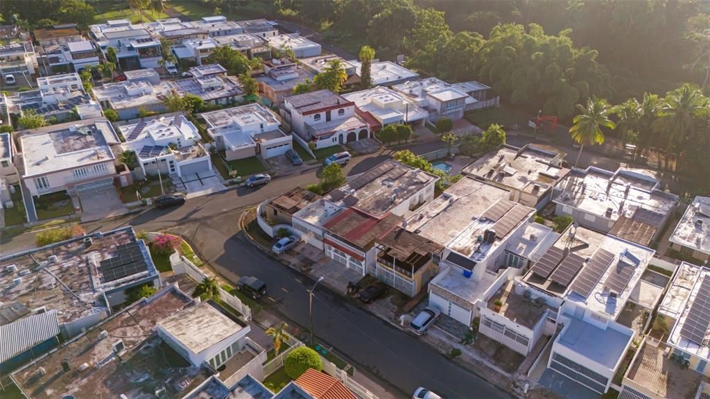 合同活跃: $240,000 (4 贝兹, 3 浴室, 1388 平方英尺)