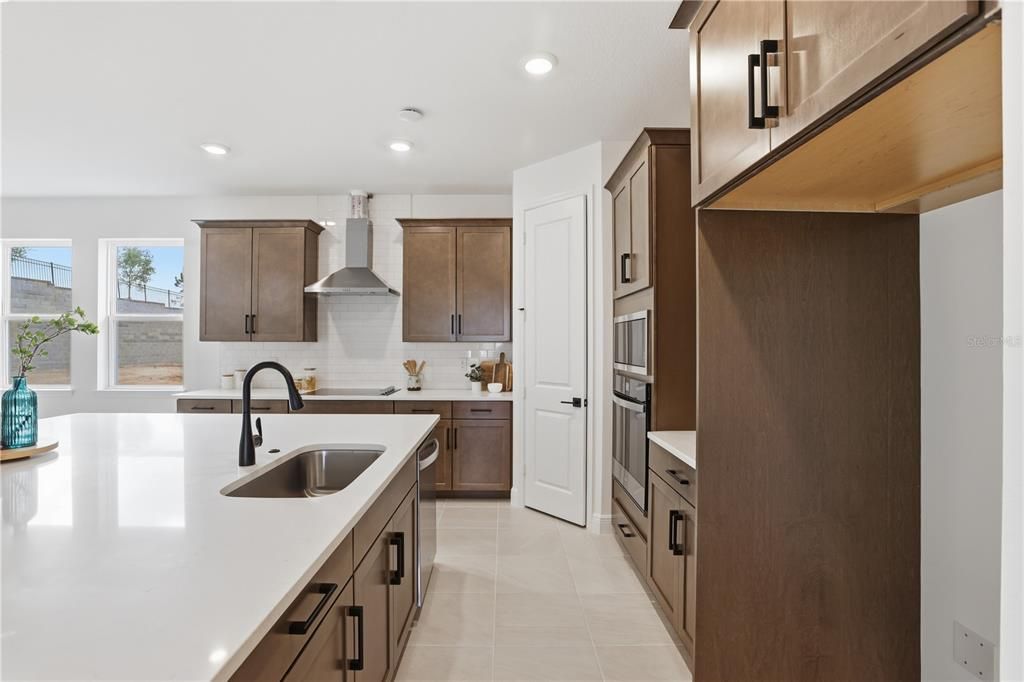 En Venta: $599,990 (4 camas, 3 baños, 2290 Pies cuadrados)