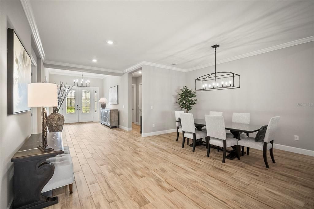 Под контрактом: $1,125,000 (3 спален, 3 ванн, 3101 Квадратных фут)