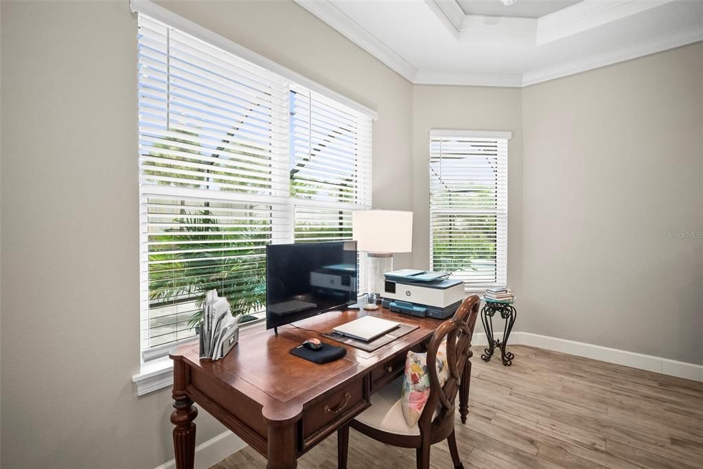 Под контрактом: $1,125,000 (3 спален, 3 ванн, 3101 Квадратных фут)