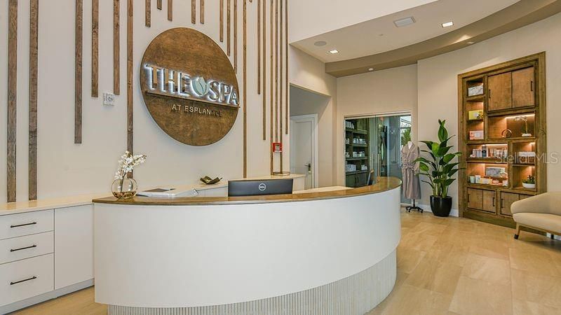 Под контрактом: $1,125,000 (3 спален, 3 ванн, 3101 Квадратных фут)