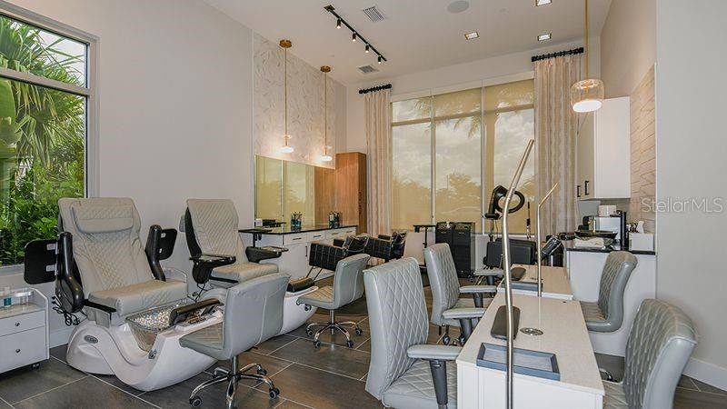 Под контрактом: $1,125,000 (3 спален, 3 ванн, 3101 Квадратных фут)