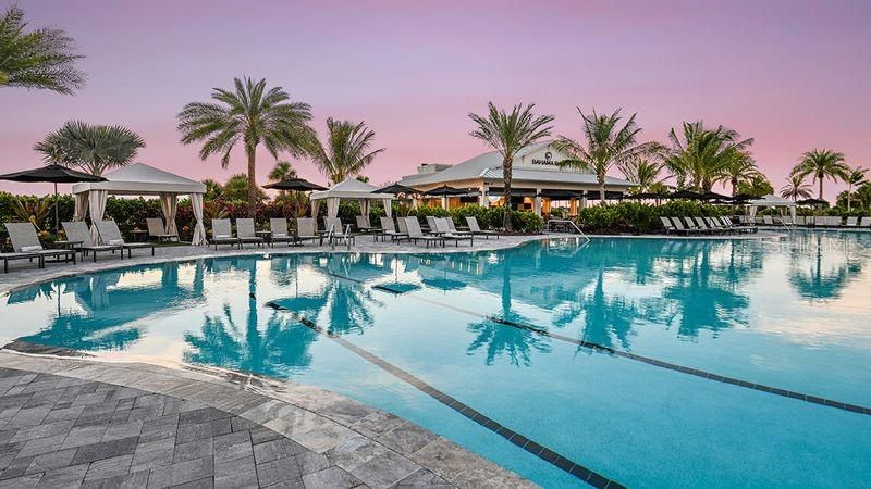 Под контрактом: $1,125,000 (3 спален, 3 ванн, 3101 Квадратных фут)