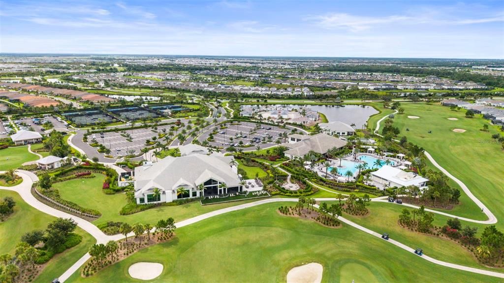 Под контрактом: $1,125,000 (3 спален, 3 ванн, 3101 Квадратных фут)