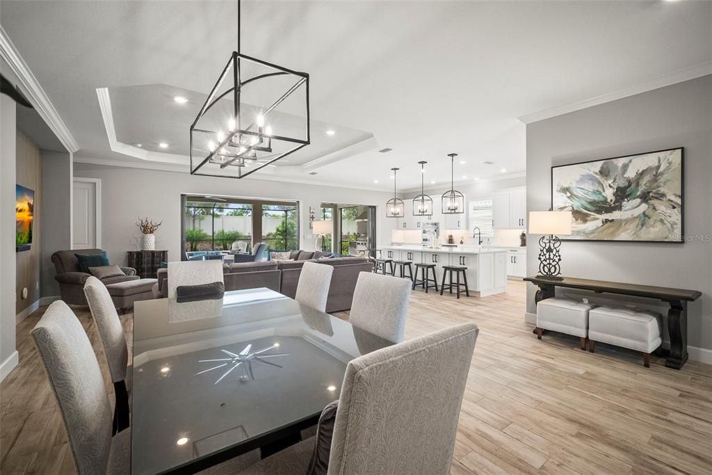 Под контрактом: $1,125,000 (3 спален, 3 ванн, 3101 Квадратных фут)