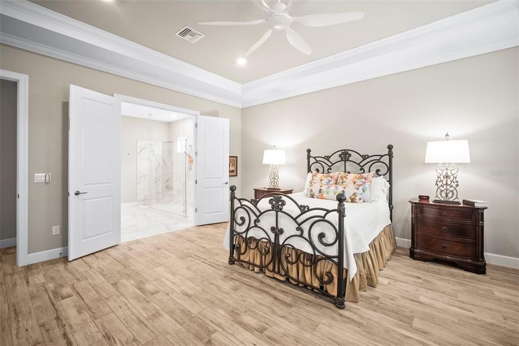 Под контрактом: $1,125,000 (3 спален, 3 ванн, 3101 Квадратных фут)