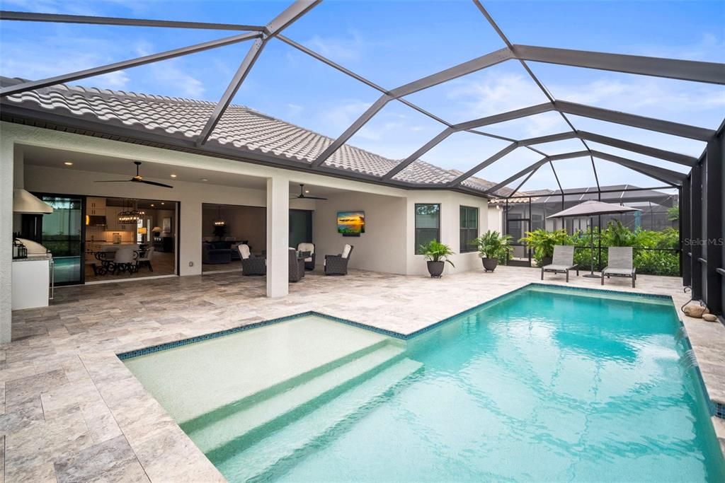 Под контрактом: $1,125,000 (3 спален, 3 ванн, 3101 Квадратных фут)