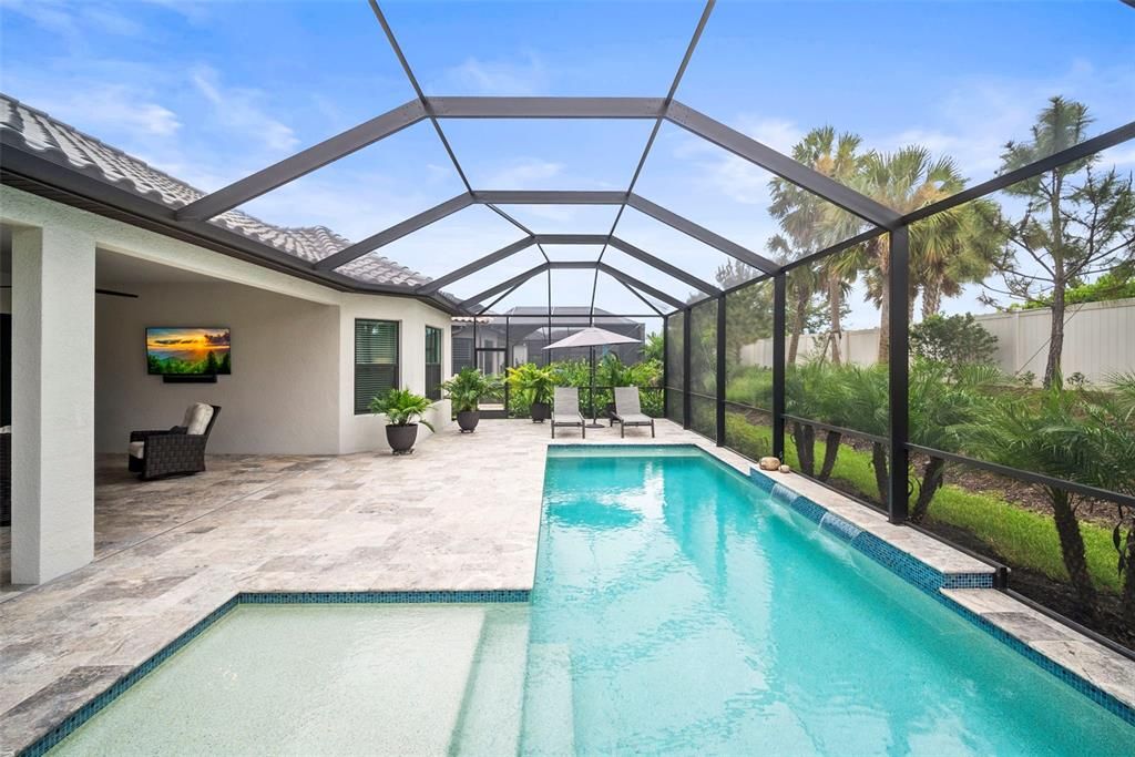 Под контрактом: $1,125,000 (3 спален, 3 ванн, 3101 Квадратных фут)