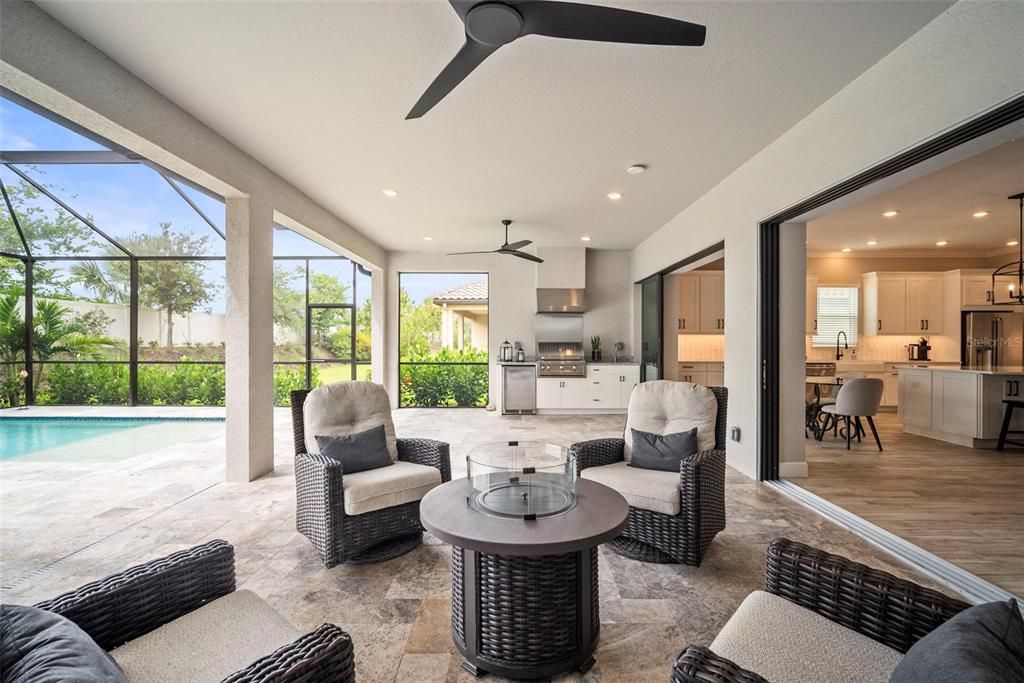 Под контрактом: $1,125,000 (3 спален, 3 ванн, 3101 Квадратных фут)