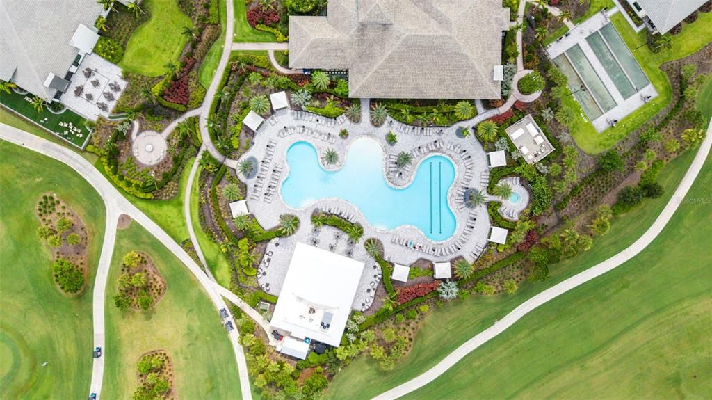 Под контрактом: $1,125,000 (3 спален, 3 ванн, 3101 Квадратных фут)