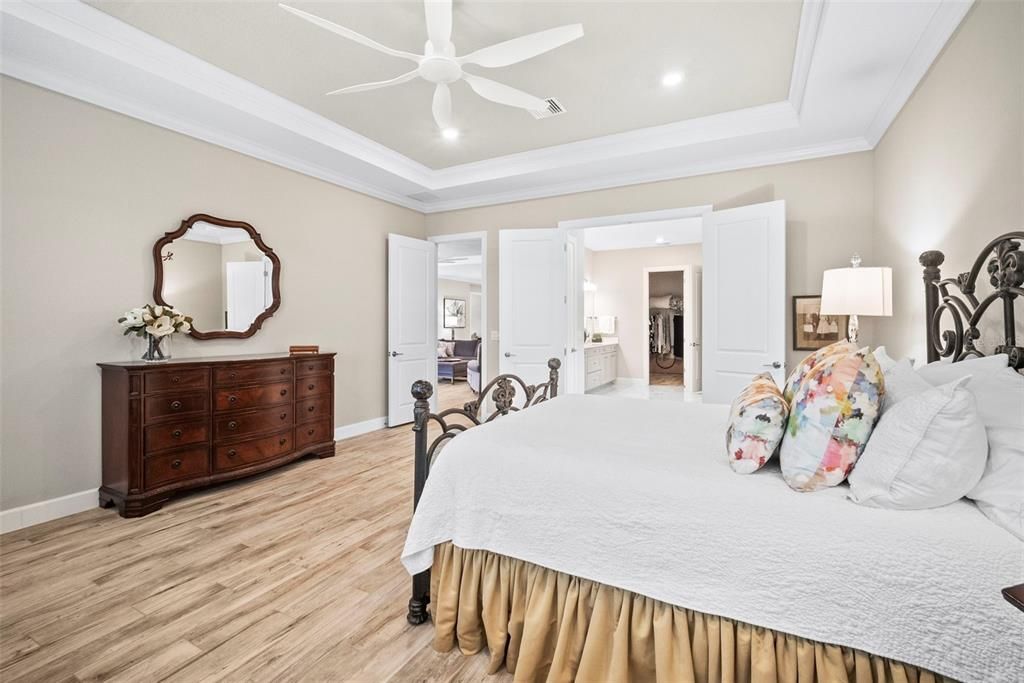 Под контрактом: $1,125,000 (3 спален, 3 ванн, 3101 Квадратных фут)