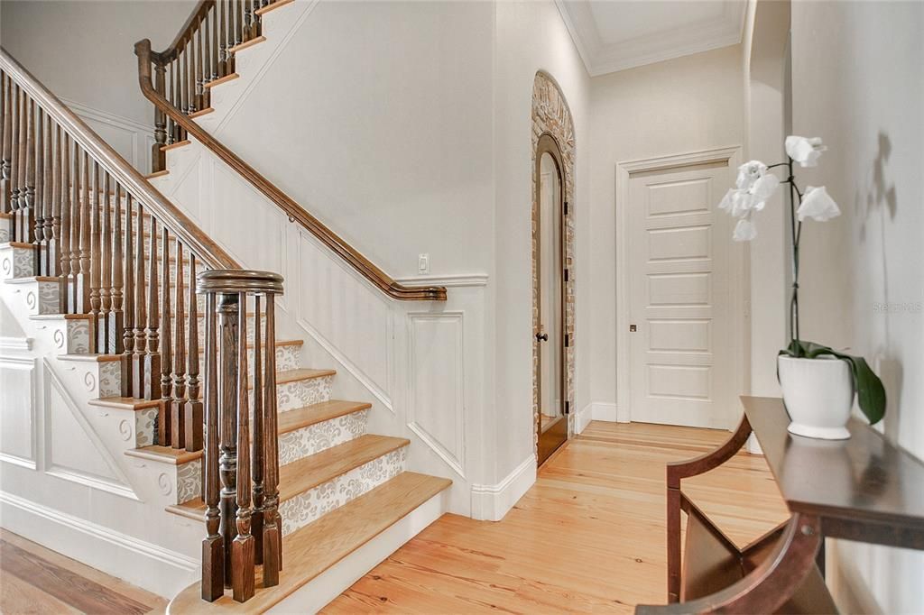 For Sale: $2,895,000 (6 beds, 5 baths, 6163 Square Feet)