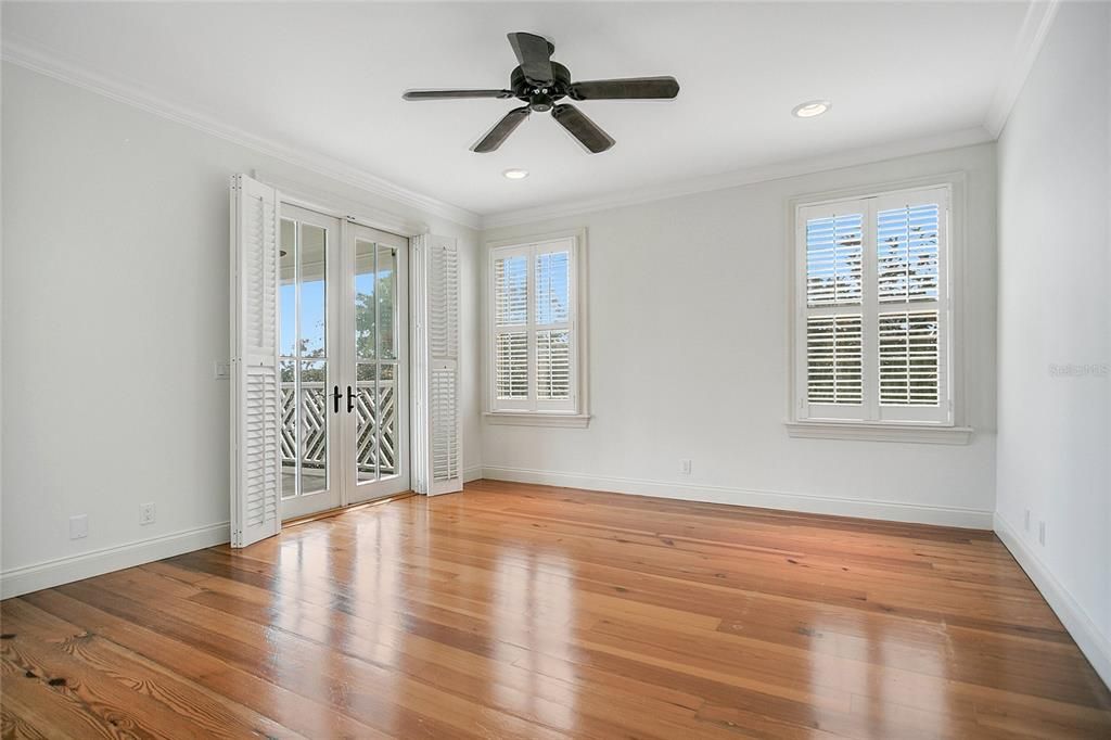 For Sale: $2,895,000 (6 beds, 5 baths, 6163 Square Feet)