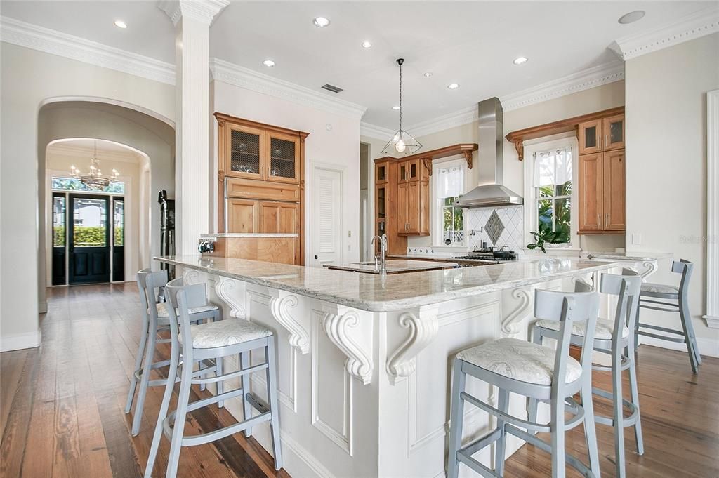 For Sale: $2,895,000 (6 beds, 5 baths, 6163 Square Feet)