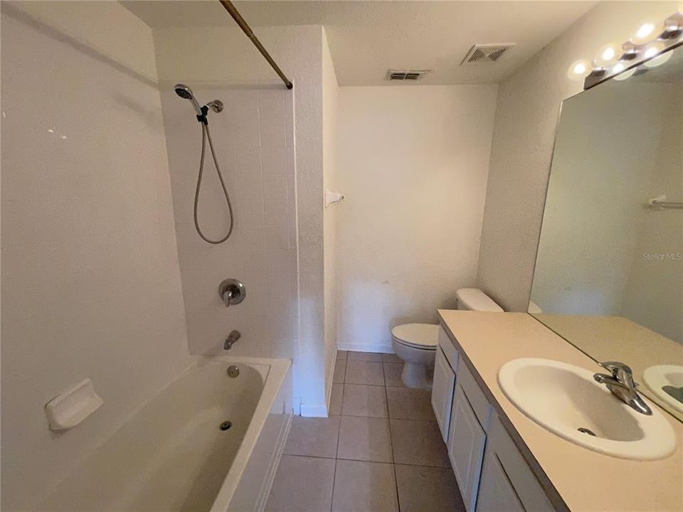 出租: $1,600 (2 贝兹, 2 浴室, 1152 平方英尺)