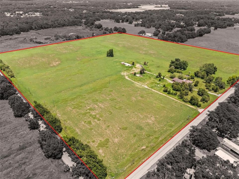 На продажу: $5,500,000 (39.40 acres)