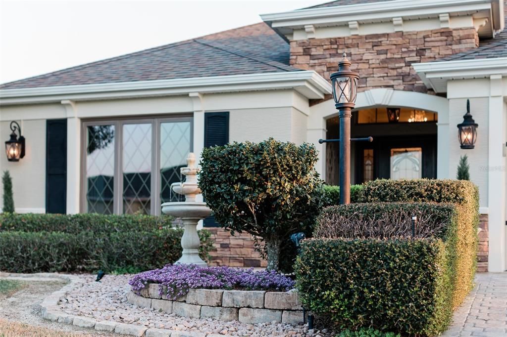 合同活跃: $625,000 (3 贝兹, 2 浴室, 2107 平方英尺)