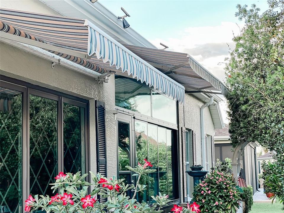 合同活跃: $625,000 (3 贝兹, 2 浴室, 2107 平方英尺)