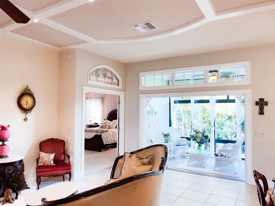 合同活跃: $625,000 (3 贝兹, 2 浴室, 2107 平方英尺)