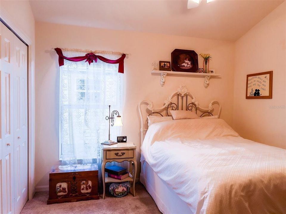 合同活跃: $625,000 (3 贝兹, 2 浴室, 2107 平方英尺)