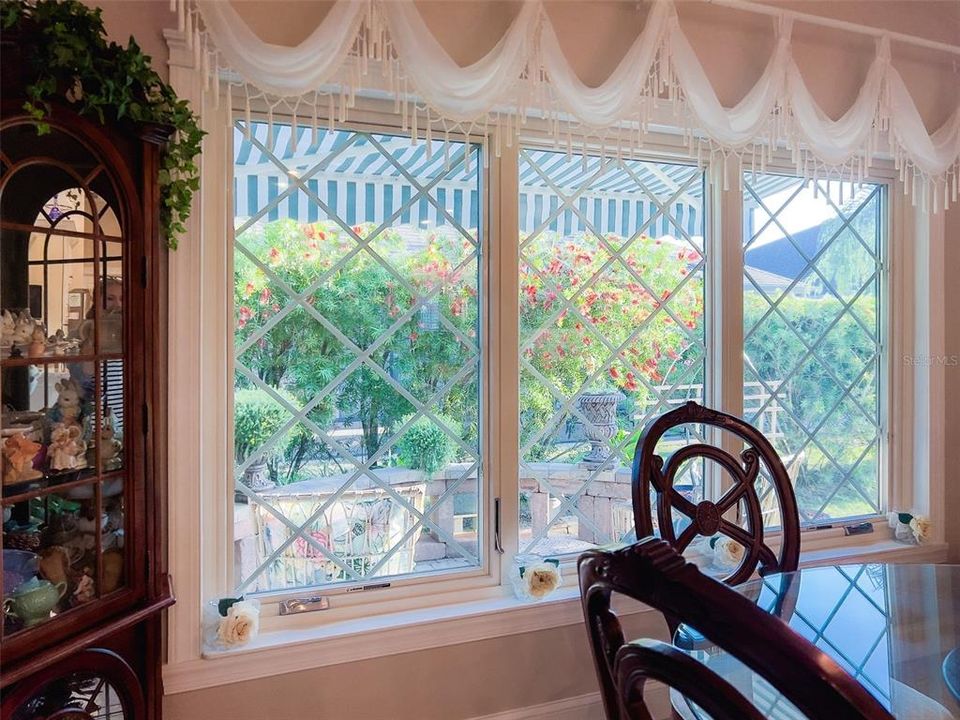 合同活跃: $625,000 (3 贝兹, 2 浴室, 2107 平方英尺)