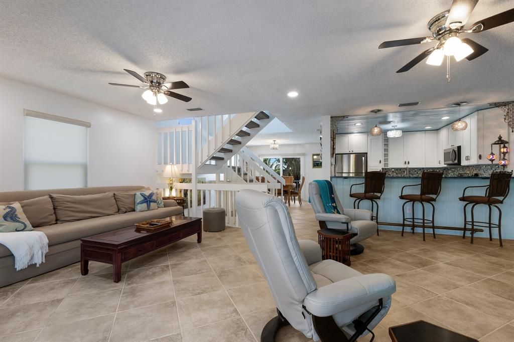 Active With Contract: $849,000 (3 beds, 2 baths, 1536 Square Feet)