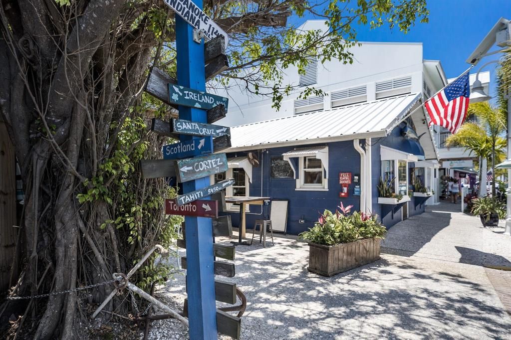 Active With Contract: $849,000 (3 beds, 2 baths, 1536 Square Feet)