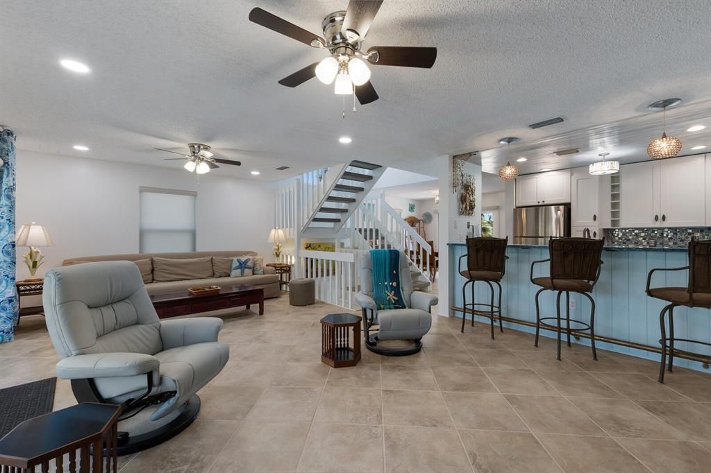 Active With Contract: $849,000 (3 beds, 2 baths, 1536 Square Feet)