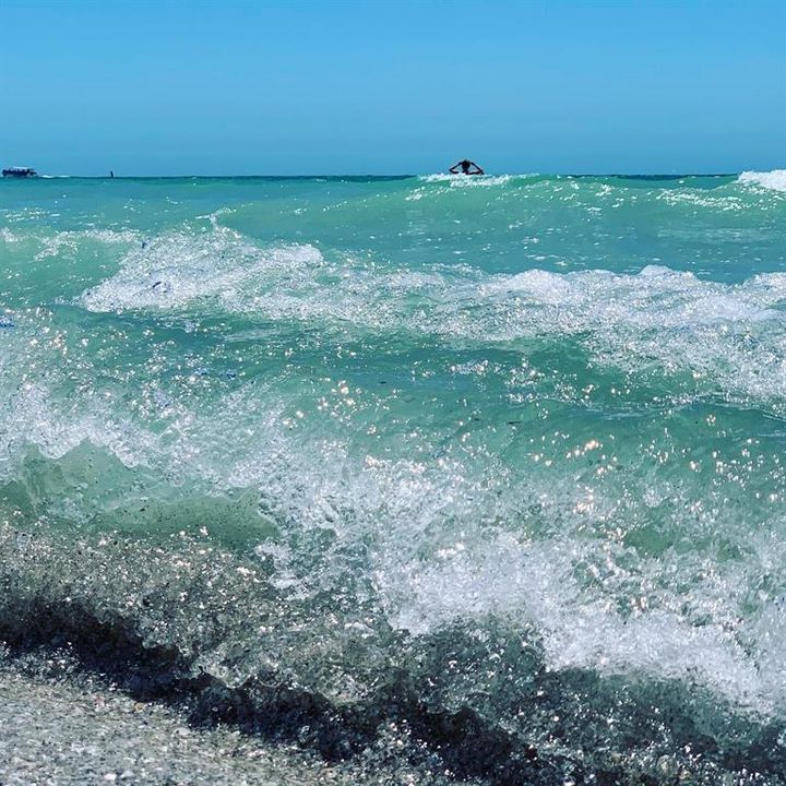 Active With Contract: $849,000 (3 beds, 2 baths, 1536 Square Feet)