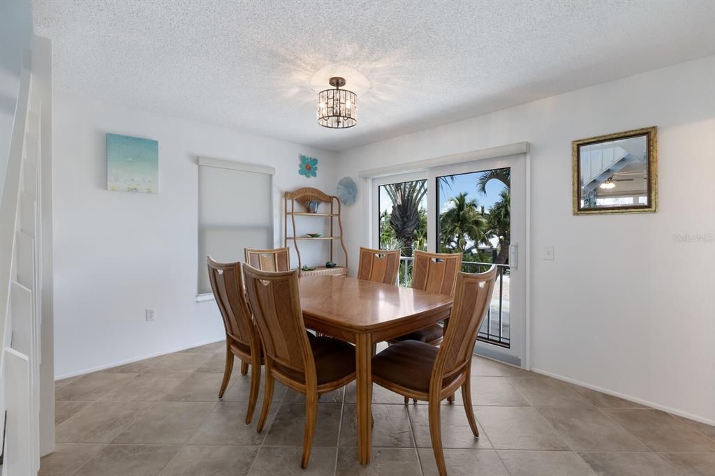 Active With Contract: $849,000 (3 beds, 2 baths, 1536 Square Feet)