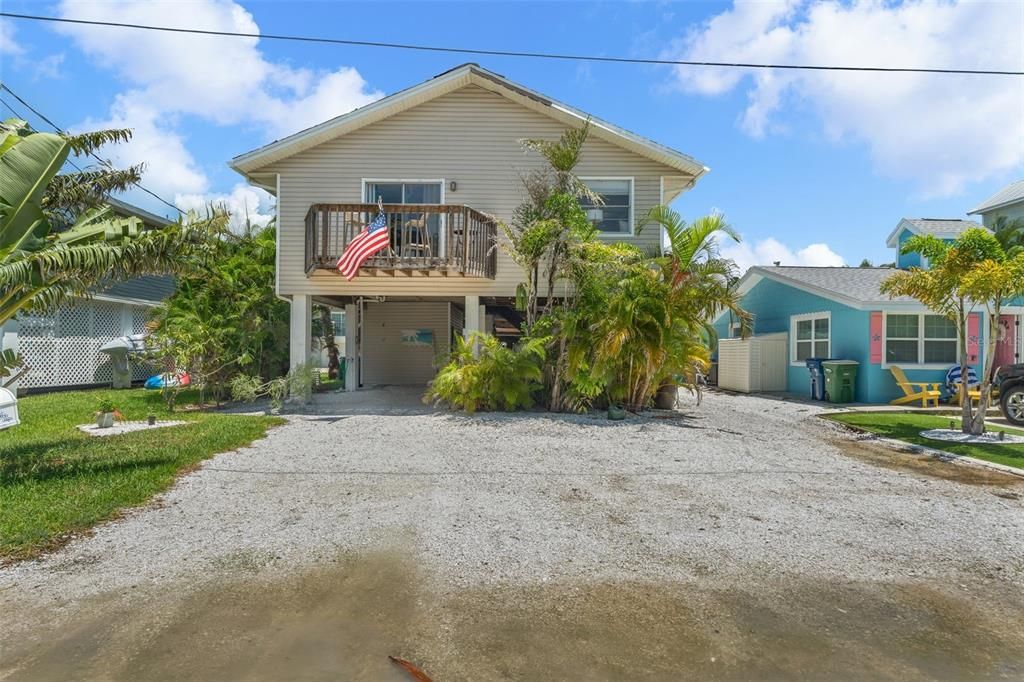 For Sale: $1,500,000 (4 beds, 0 baths, 1682 Square Feet)