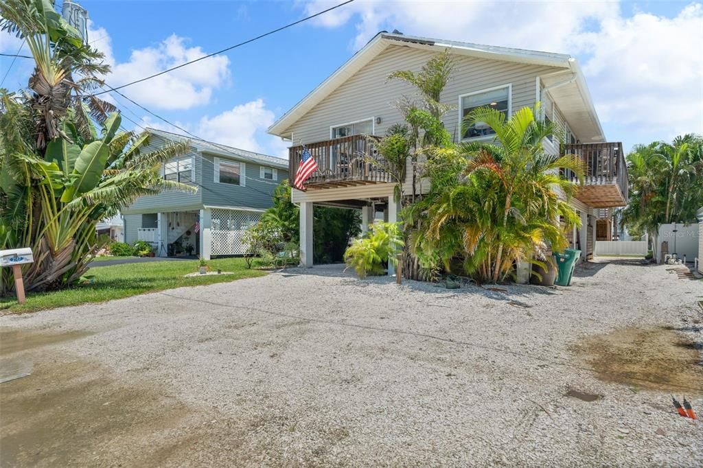 For Sale: $1,500,000 (4 beds, 0 baths, 1682 Square Feet)