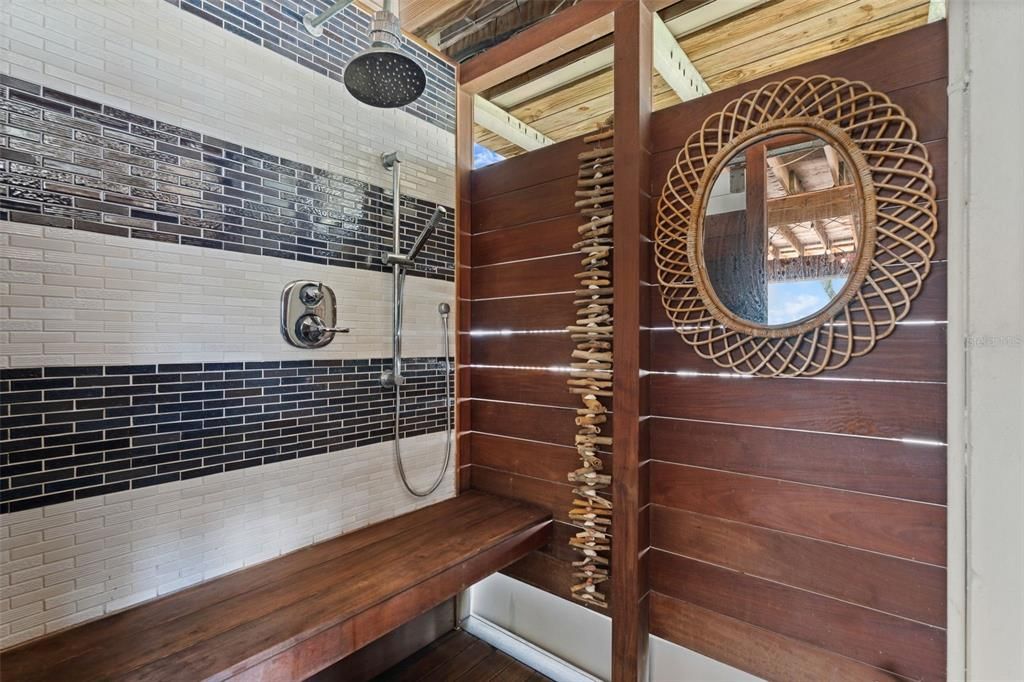 For Sale: $1,500,000 (4 beds, 0 baths, 1682 Square Feet)