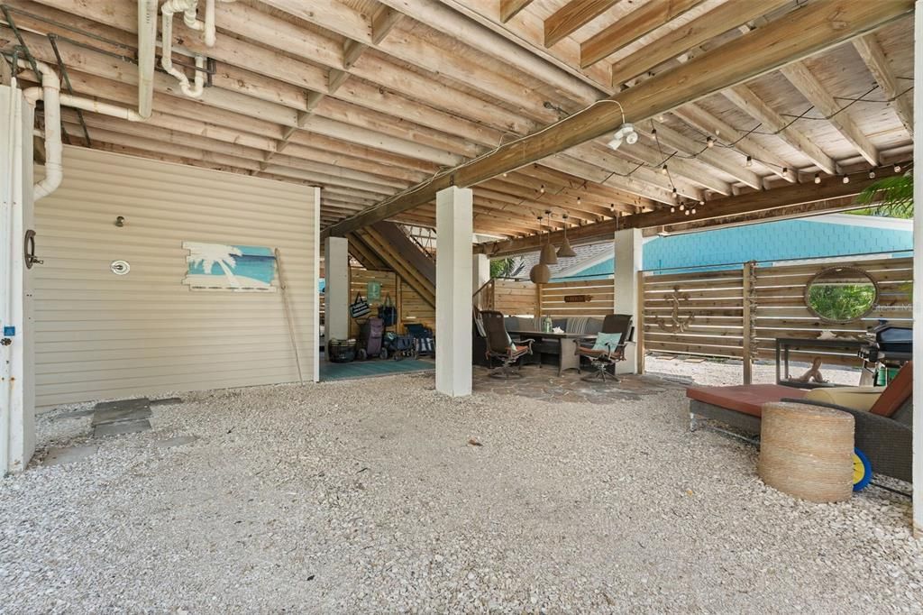 For Sale: $1,500,000 (4 beds, 0 baths, 1682 Square Feet)