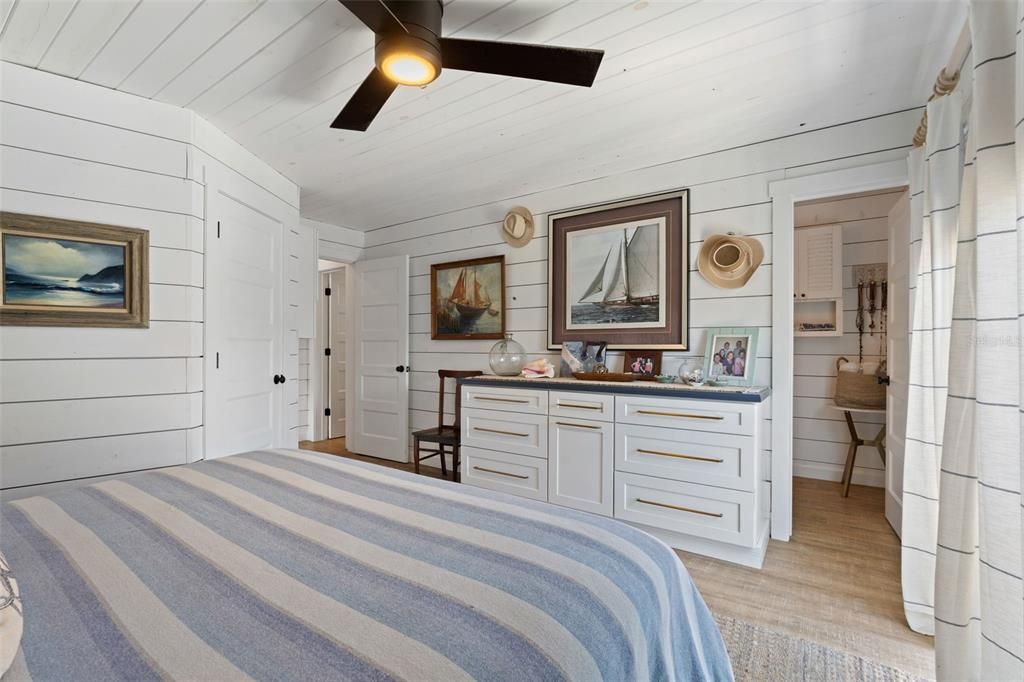 For Sale: $1,500,000 (4 beds, 0 baths, 1682 Square Feet)