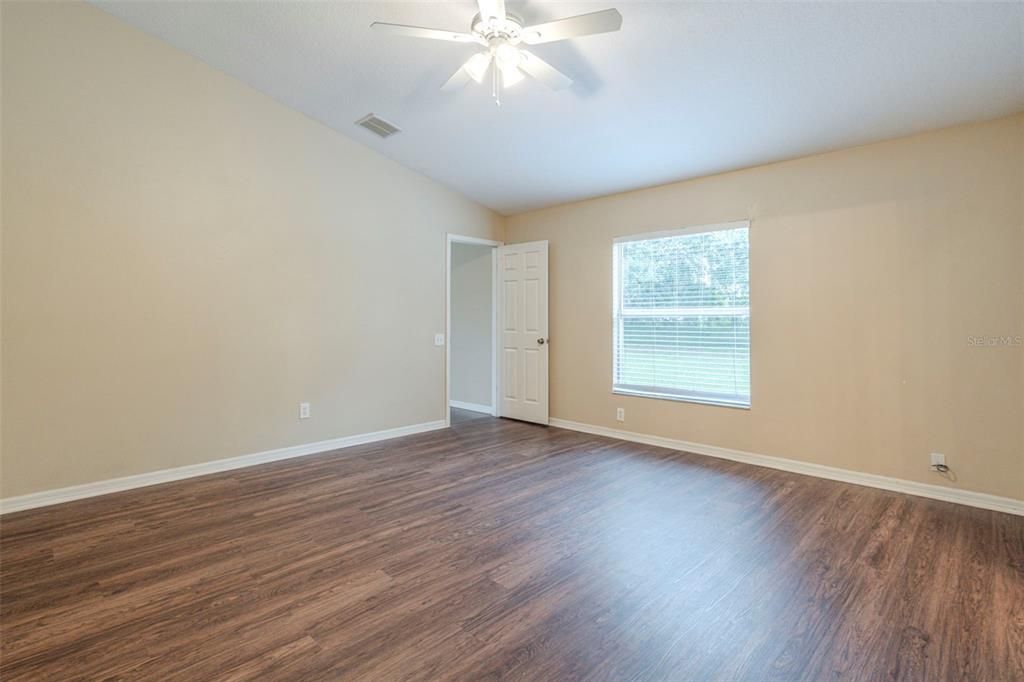 Active With Contract: $299,900 (3 beds, 2 baths, 1585 Square Feet)