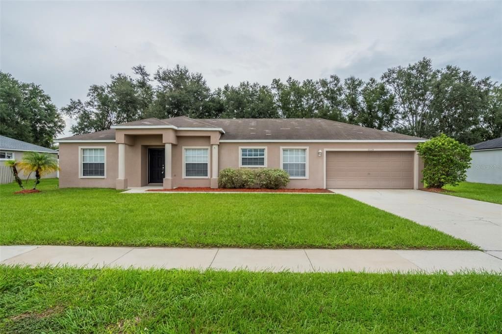 Active With Contract: $299,900 (3 beds, 2 baths, 1585 Square Feet)