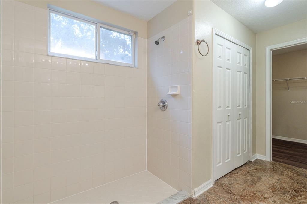 Active With Contract: $299,900 (3 beds, 2 baths, 1585 Square Feet)