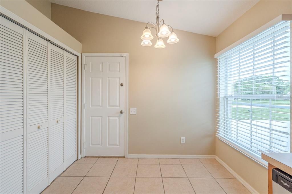 Active With Contract: $299,900 (3 beds, 2 baths, 1585 Square Feet)
