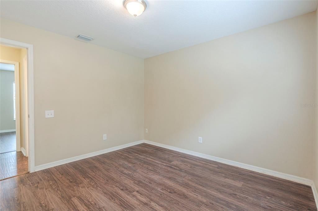 Active With Contract: $299,900 (3 beds, 2 baths, 1585 Square Feet)