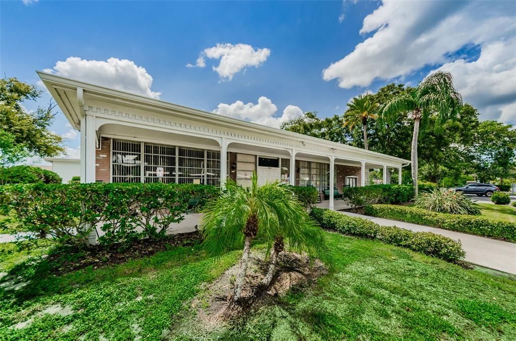 For Sale: $98,500 (1 beds, 1 baths, 652 Square Feet)