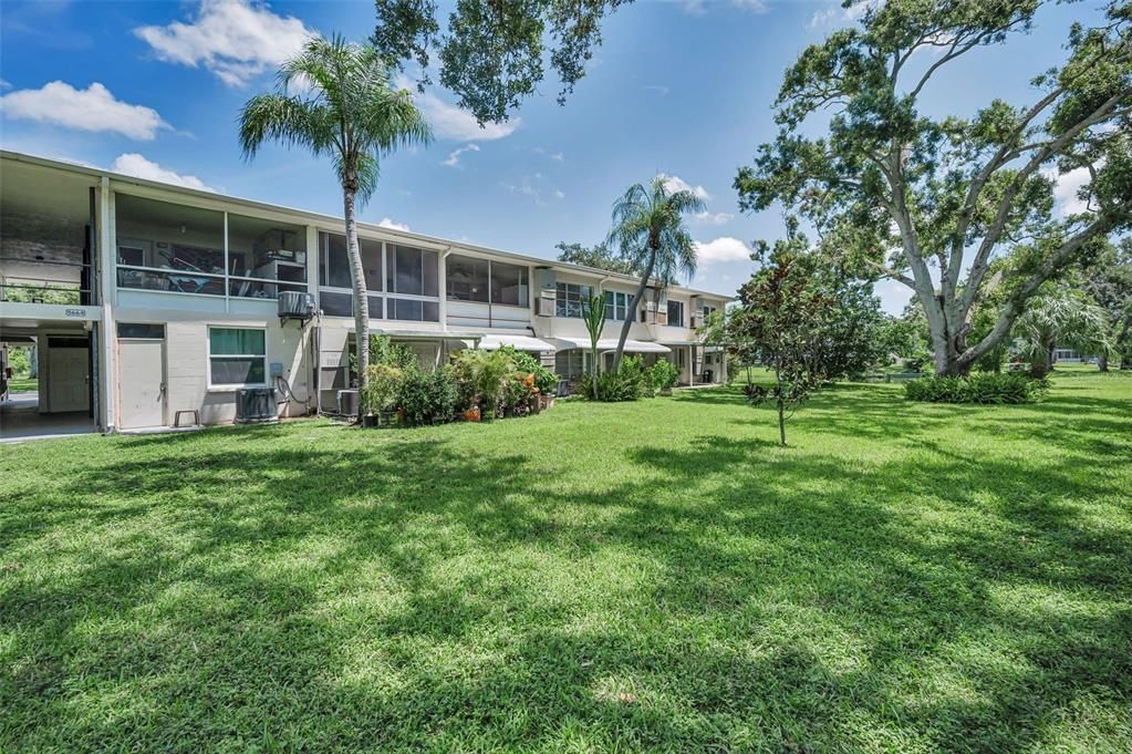 For Sale: $98,500 (1 beds, 1 baths, 652 Square Feet)