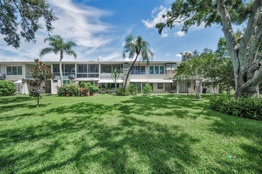 For Sale: $98,500 (1 beds, 1 baths, 652 Square Feet)