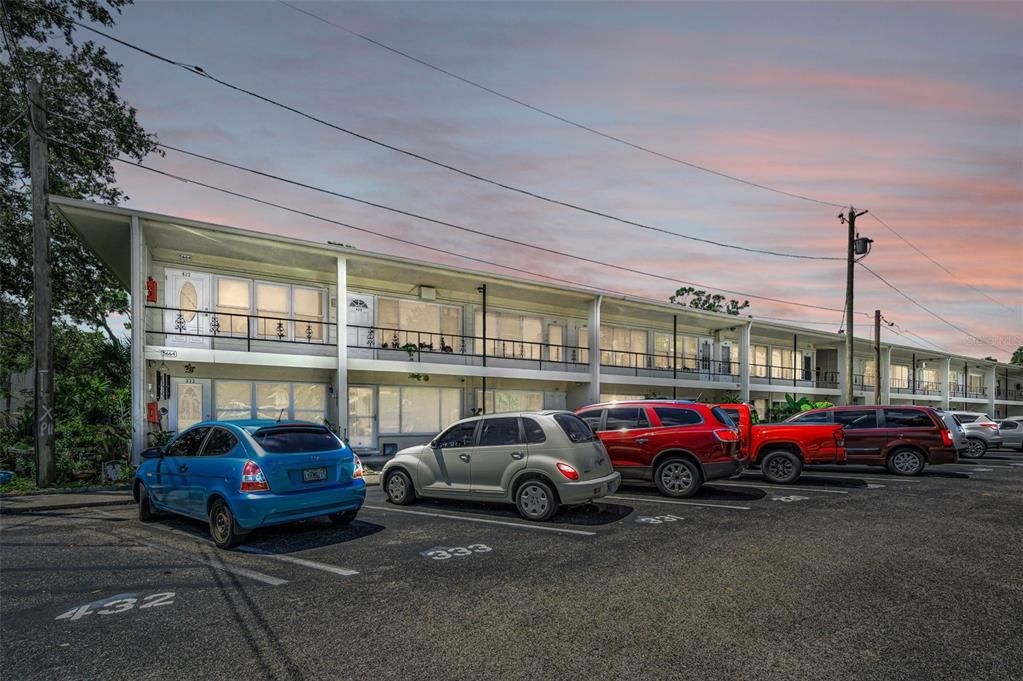 For Sale: $98,500 (1 beds, 1 baths, 652 Square Feet)