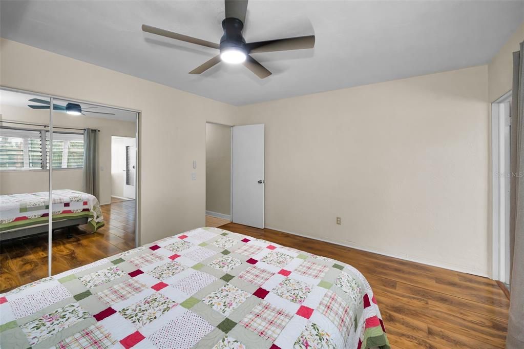 For Sale: $98,500 (1 beds, 1 baths, 652 Square Feet)