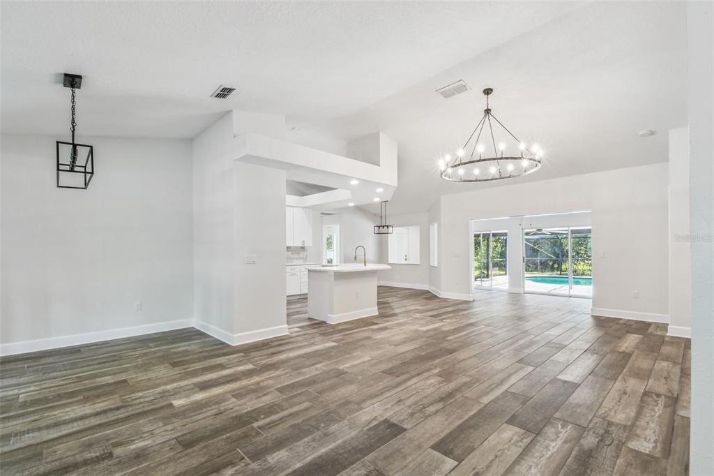 En Venta: $865,000 (5 camas, 2 baños, 2680 Pies cuadrados)